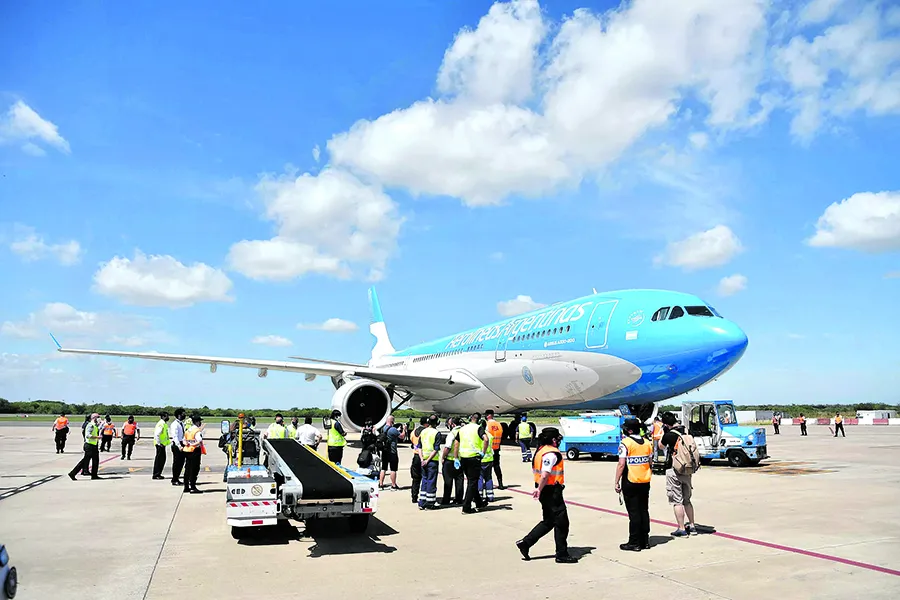 Aerolíneas Argentinas: las negociaciones con los sindicatos pasaron a un cuarto intermedio hasta hoy