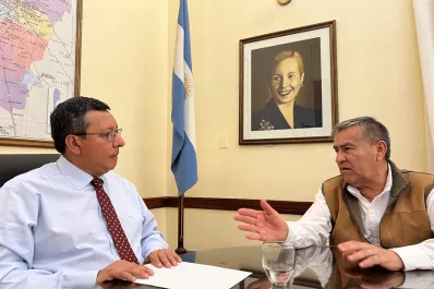 Dimes y diretes: la contrafoto de Darío Monteros y la cumbre tranqueña