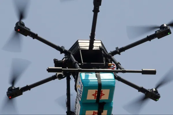 Gran Bretaña empezó a usar drones para trasladar muestras de sangre entre hospitales