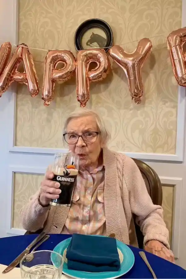 “No te cases”: los secretos de una abuela de 105 años para una vida longeva