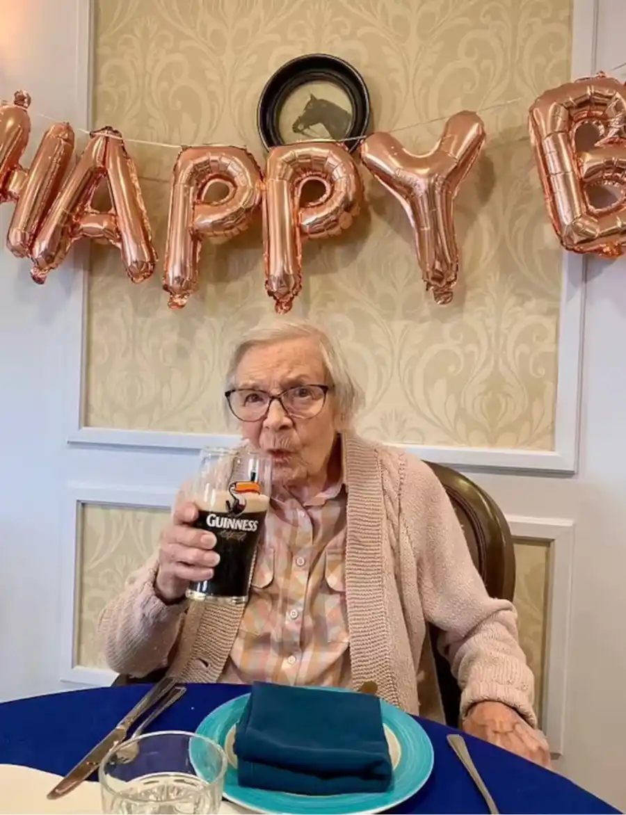 “No te cases”: los secretos de una abuela de 105 años para una vida longeva