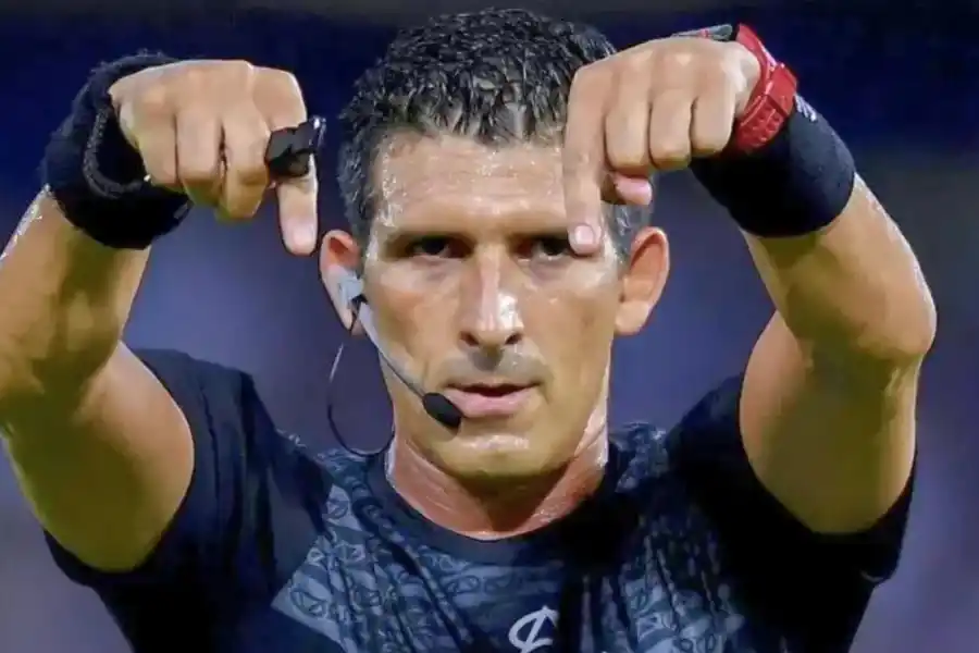 Luego de dirigir Atlético-Huracán, Andrés Merlos deberá presentarse ante la Justicia