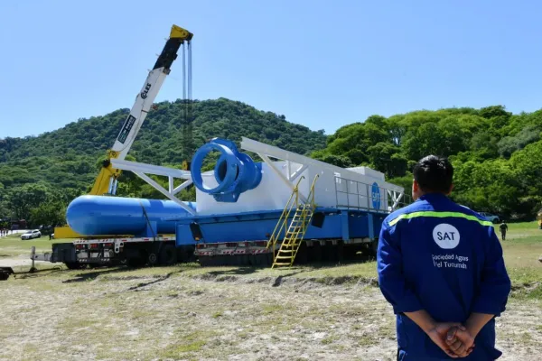 Tras haber sido restaurada completamente, la balsa “La Niña” volvió al dique El Cadillal