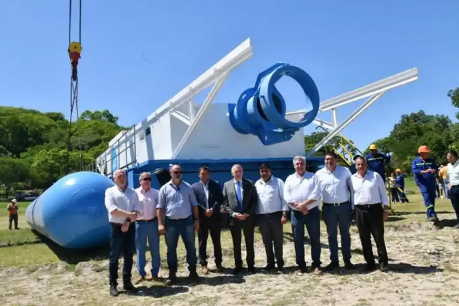 Tras haber sido restaurada completamente, la balsa “La Niña” volvió al dique El Cadillal