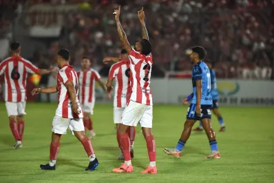 Con la redención de Juan Orellana, San Martín de Tucumán avanzó a las semifinales del reducido