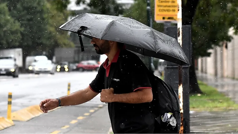 Alerta por tormentas: será un feriado pasado por agua para algunas provincias