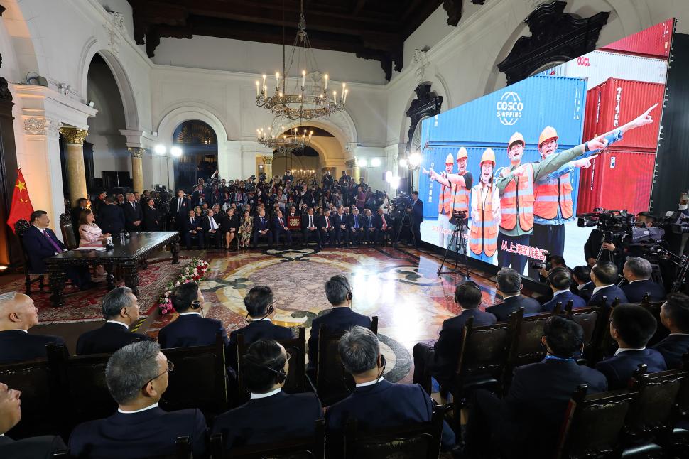 INAUGURACIÓN. Compartieron el acto Xi Jinping, la mandataria peruana Dina Boluarte y numerosos empresarios.