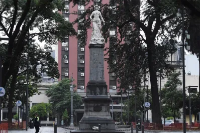 Lunes feriado: cómo funcionarán los servicios y comercios en la ciudad