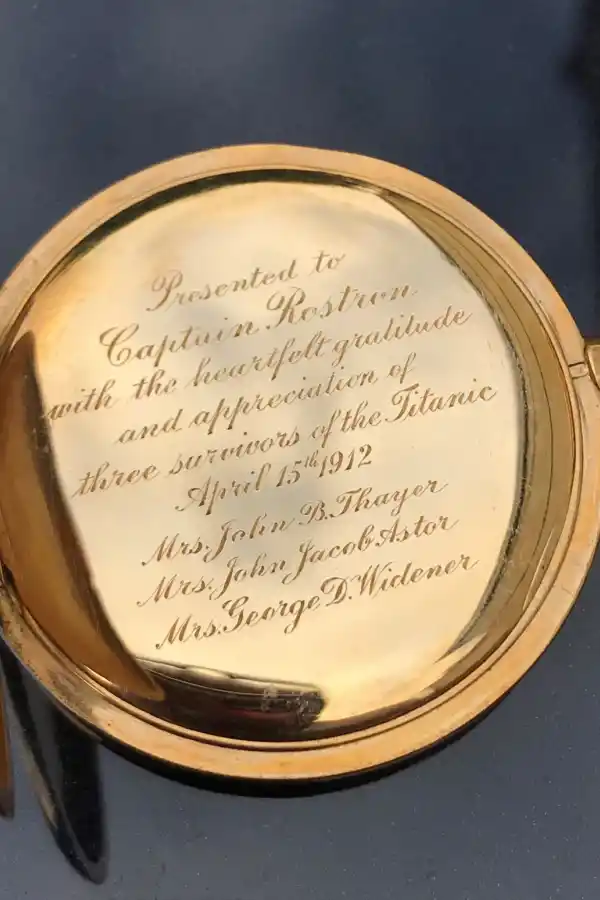 El reloj fue obsequiado por las viudas de los empresarios más ricos a bordo del Titanic. 