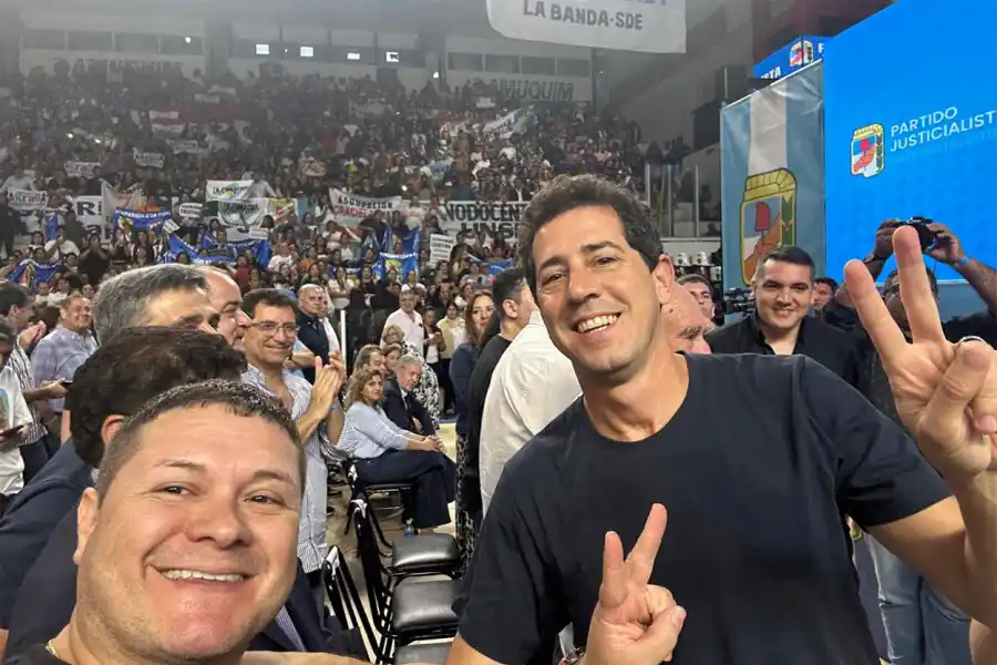 El album de fotos de los tucumanos que acompañaron a Cristina en Santiago del Estero