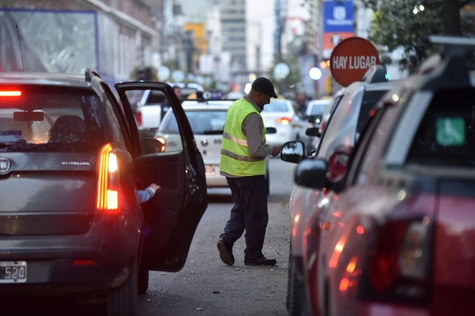 EN BLANCO. Un sector de los denominados “trapitos”, que abarcaría unos 400 trabajadores, quiere formalizarse. 