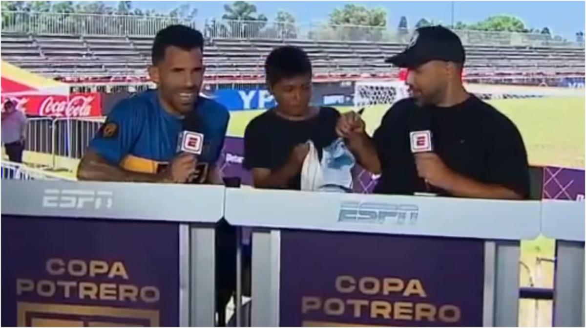 Tévez jugó para el equipo de Fuerte Apache en la Copa Potrero y se viralizó por una curiosa situación