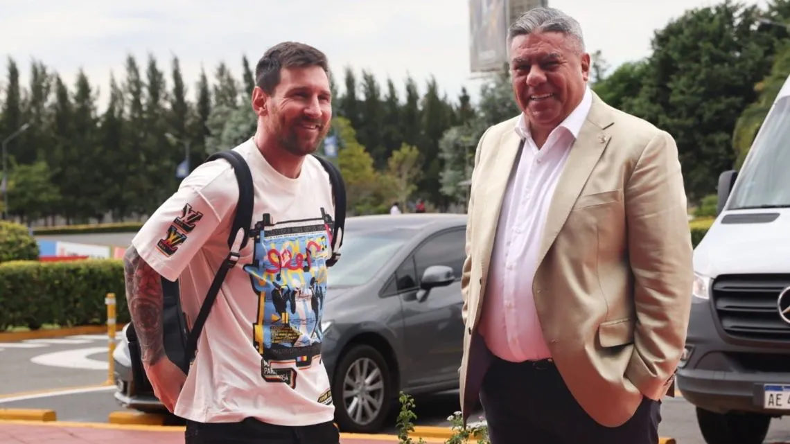 En la previa del partido ante Perú, los jugadores de la Selección jugaron un “picado” con “Chiqui” Tapia