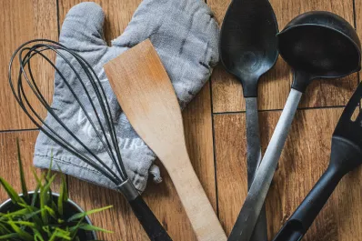 Lo que nadie te dijo sobre un utensilio de cocina que la OMS clasifica como cancerígeno