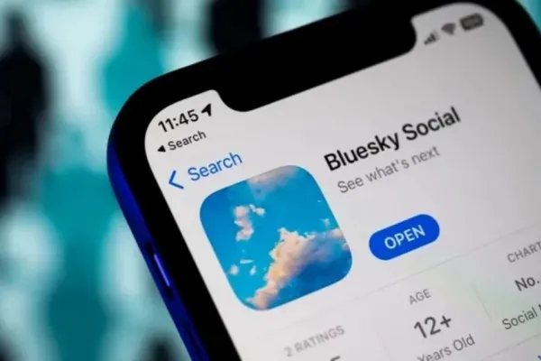 Usuarios de X emigran hacia Bluesky: cómo es la nueva red social