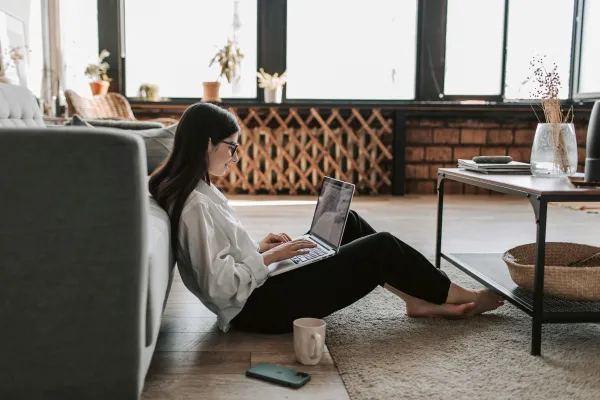 Cómo trabajar remoto y ganar en dólares: top de las mejores plataformas