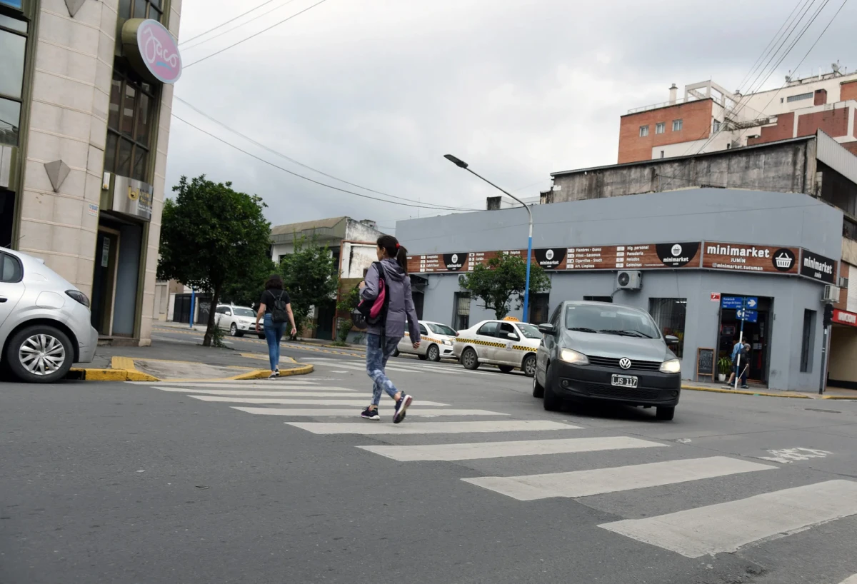 LIBRE GIRO.  Nuevamente los automovilistas pueden doblar a la derecha desde Santiago del Estero hacia Junín.