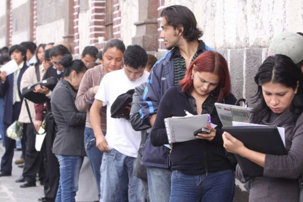 ¿Cuáles son los obstáculos que impiden a los jóvenes entrar al mercado laboral?