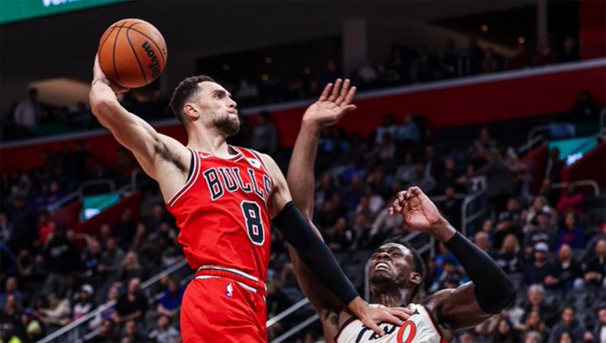 EN EL MEDIO. Zach Lavine es una de las figuras de Chicago Bulls, que inició la temporada con seis victoria y nueve derrotas.