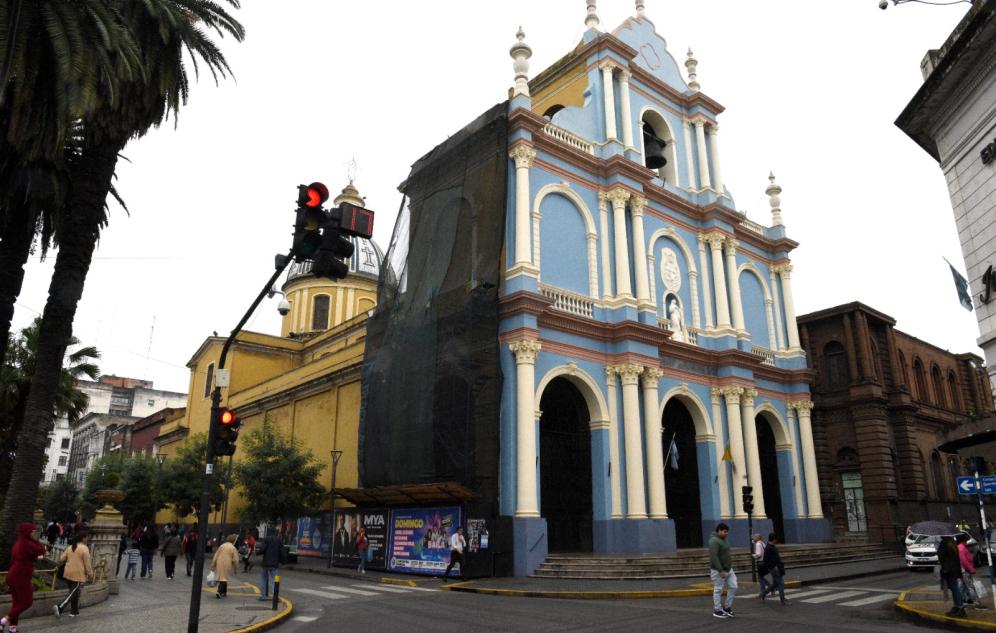 NUEVA. En julio de este año se inauguró la nueva fachada de la Iglesia San Francisco. LA GACETA / FOTO DE FRANCO VERA