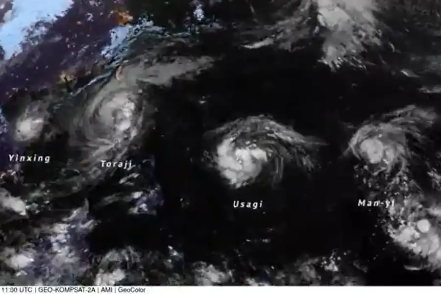 Los cuatro ciclones del Pacífico entre el 11 y 12 de noviebre.