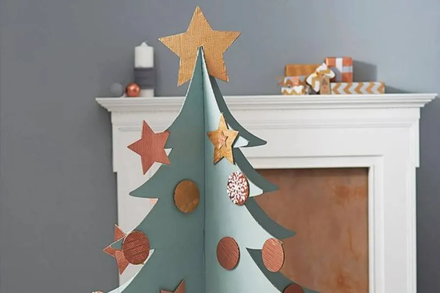 Tres ideas económicas: cómo armar un arbolito de Navidad con los más chicos