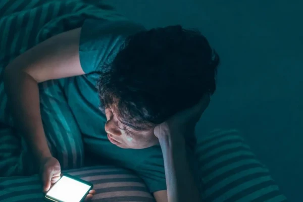 El 90% de los adolescentes no controla su tiempo en pantalla