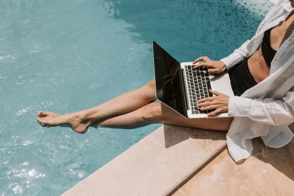Quiet vacation se llama el descanso laboral silencioso que practican los jóvenes