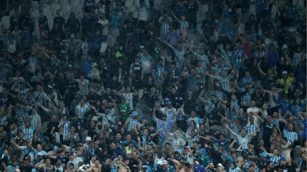 ¡Una pesadilla! A 900 hinchas de Racing les cancelaron las entradas a horas de la final de la Copa Sudamericana