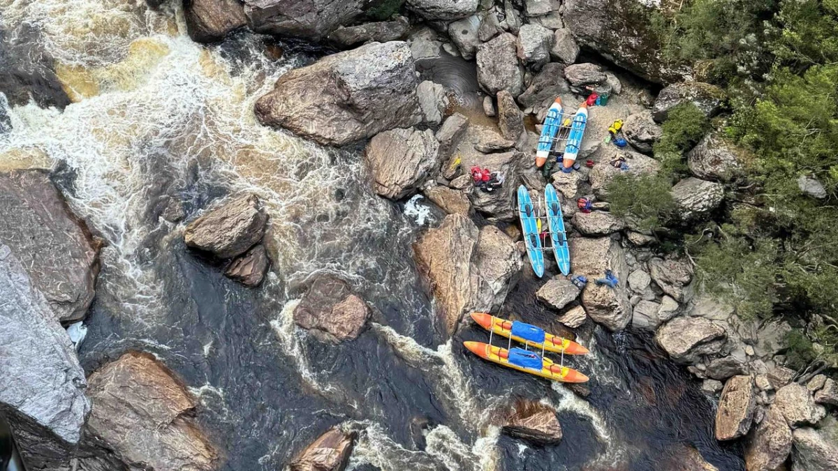 Un hombre debió acceder a que le cortaran la pierna tras un complejo operativo de rescate. 