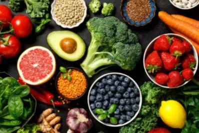 Las frutas y verduras que debemos evitar consumir por las noches, según un estudio