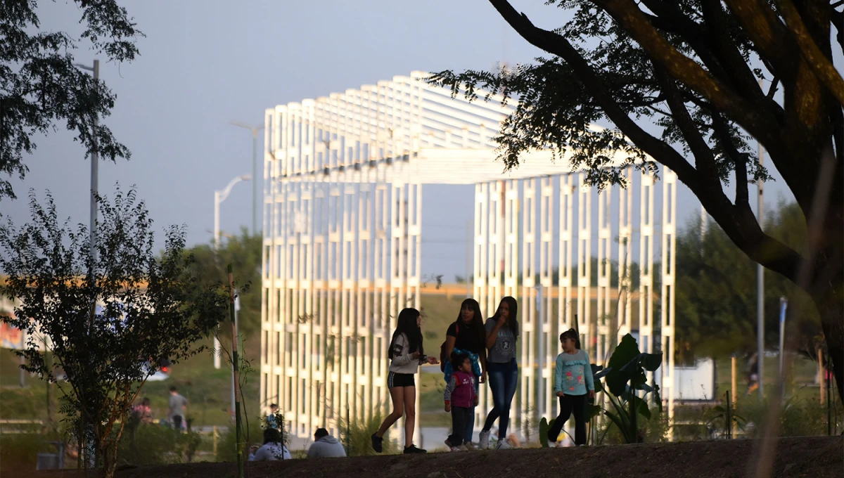 ESCAPADAS. El parque Miguel Lillo, en Lomas de Tafí, es uno de los puntos más concurridos de la zona norte de la capital durante los fines de semana.