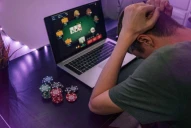 Nuestros chicos aprenden a endeudarse antes que a ahorrar: queja por la demora en la ley de ludopatía