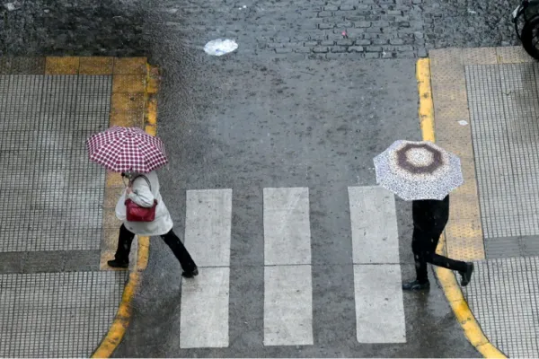 Alerta naranja por tormentas: ¿qué provincias arrancan la semana con mal clima?