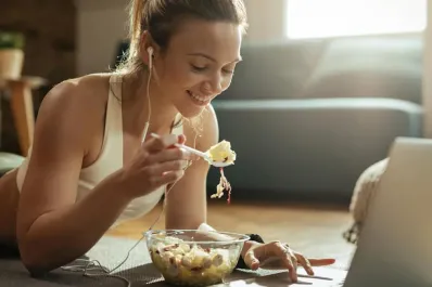 Los cuatro alimentos que ayudan a reducir el cortisol y disminuir el estrés