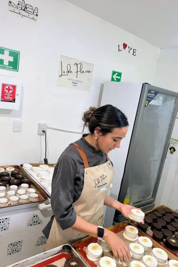 TRABAJADORA. Flavia Valdez abrió una cafetería argentina en México.