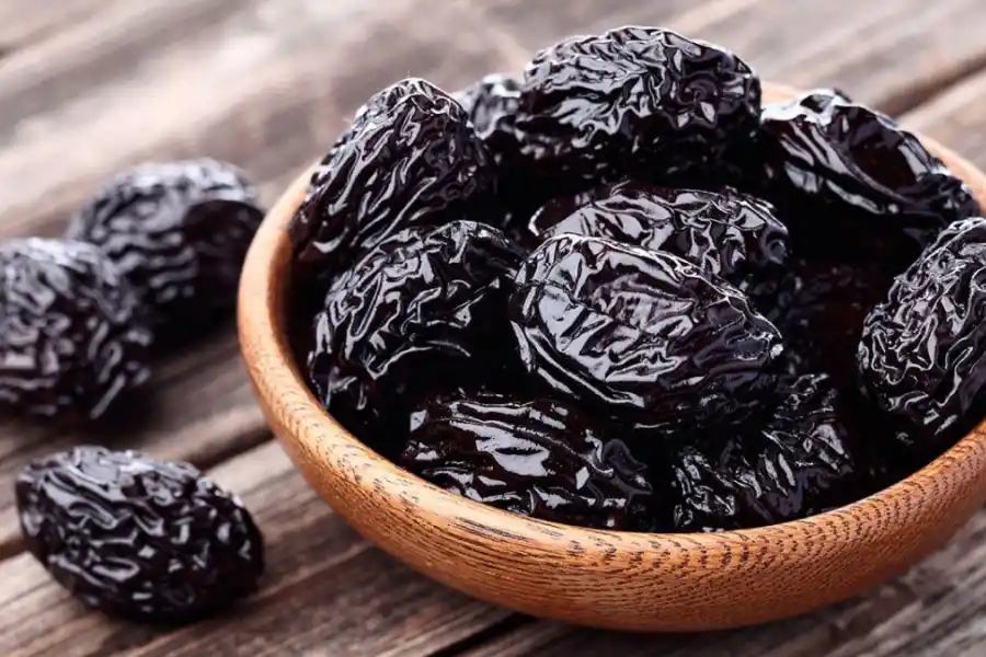 Las ciruelas pasas son alimentos que ayudan a reducir el estrés. 