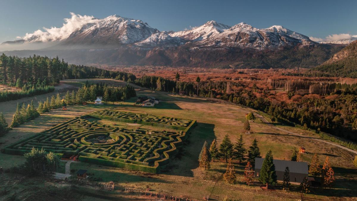 El Laberinto Patagonia, un lugar que invita a perderse y encontrarse en la belleza del sur argetino.