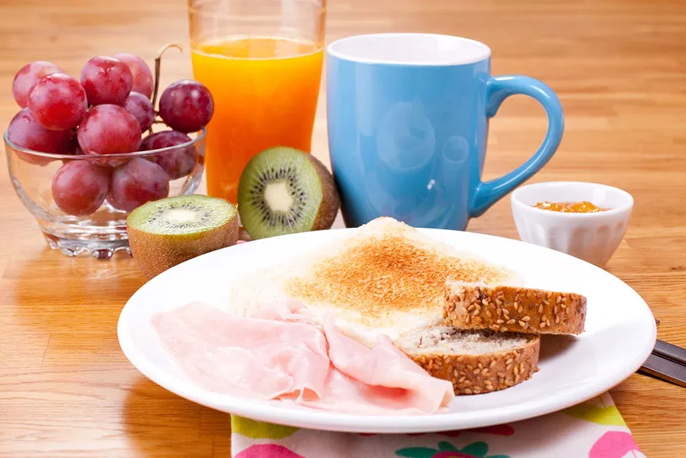 Cuál de todas las opciones para desayunar permite arrancar el día con más energía.