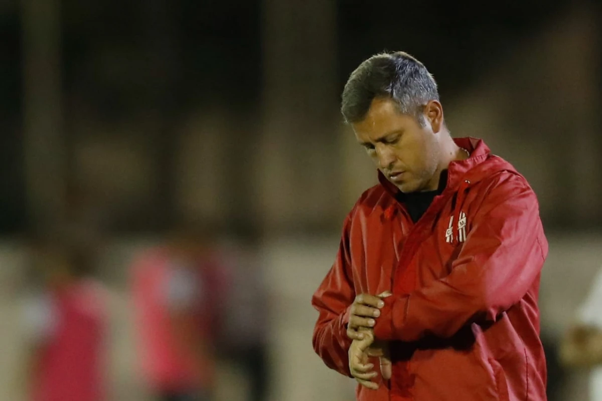 PIDIENDO LA HORA. El Santo no hizo pie en el Víctor Legrotaglie, pero rescató un empate fundamental para el partido de vuelta.