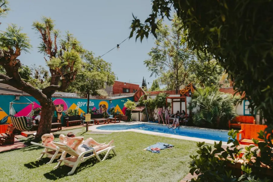 Gorilla Hostel en Mendoza.