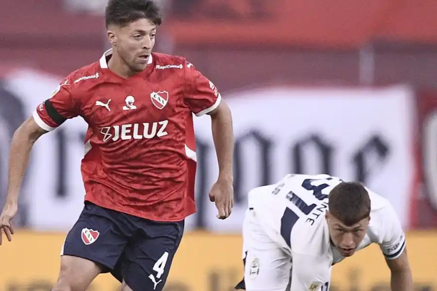 IRREGULAR. Independiente viene de vencer a Gimnasia LP y en Rosario tendrá una difícil parada ante Newell's.