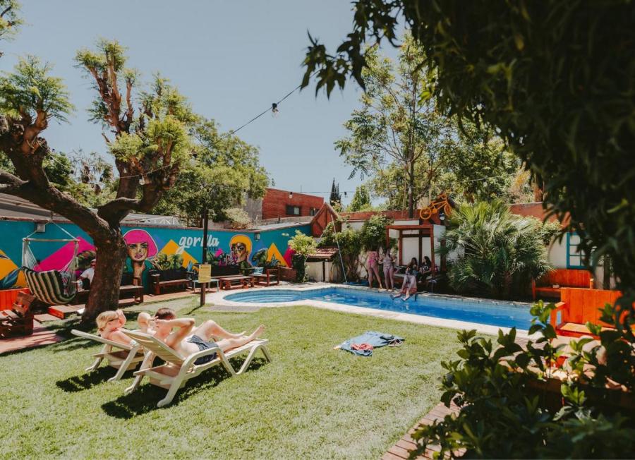 Gorilla Hostel en Mendoza.