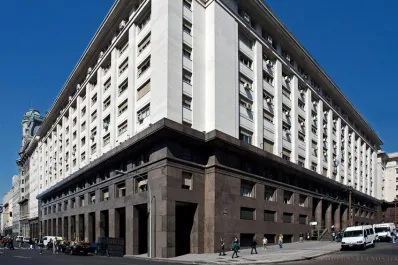 El Gobierno de Javier Milei logró refinanciar la deuda en pesos y extender los vencimientos