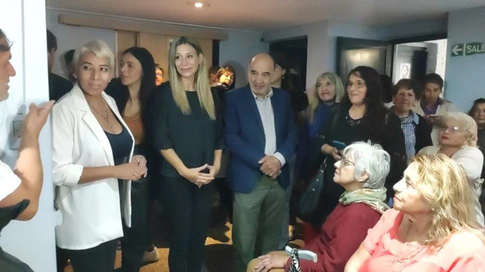 ENTREGA. Edmundo Jiménez fue quien encabezó el acto oficial donde se hizo entrega de elementos a DIEA.