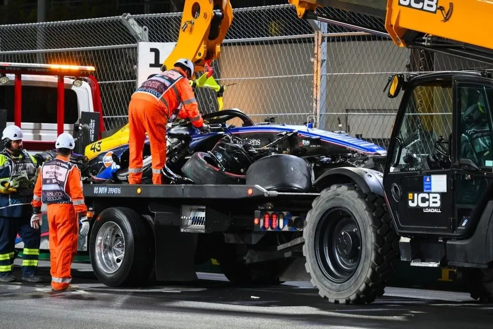 DESTRUIDO. Así quedó el auto de Franco Colapinto durante la clasificación del GP de Las Vegas.