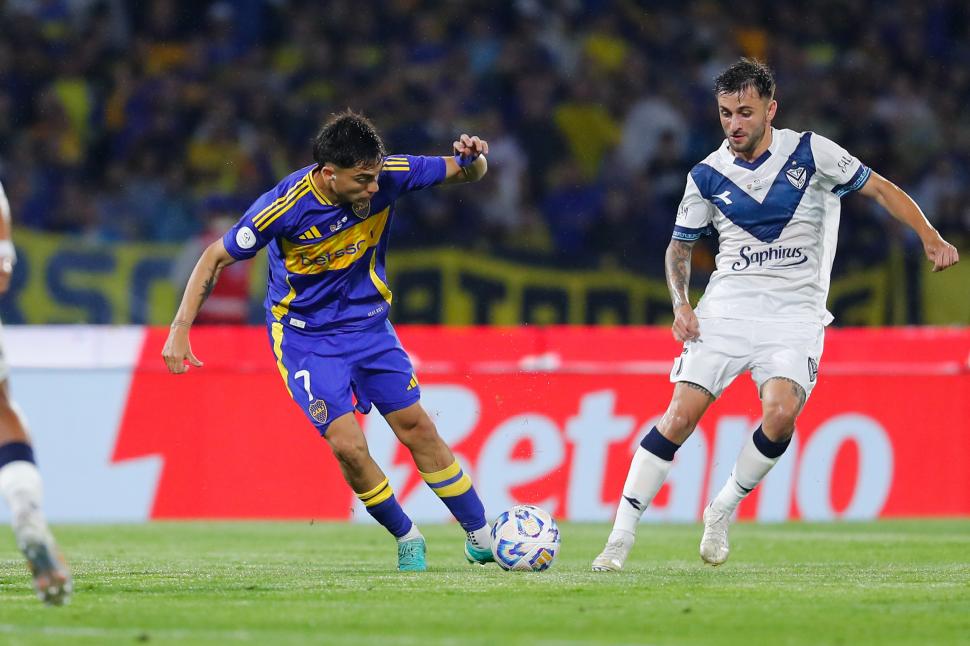 DESEQUILIBRANTE. El “Changuito” Zeballos fue el mejor jugador del “Xeneize”.