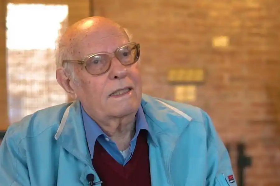 EL AUTOR. El doctor Manuel Roberto Valeros.