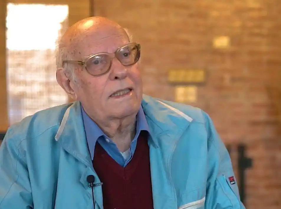 EL AUTOR. El doctor Manuel Roberto Valeros.