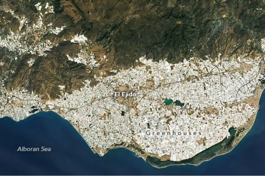 El Ejido es la construcción humana que se ve desde el espacio, según la NASA